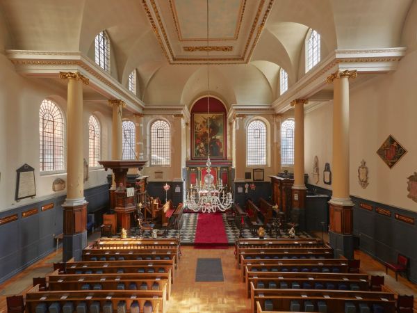 St James' Church, London