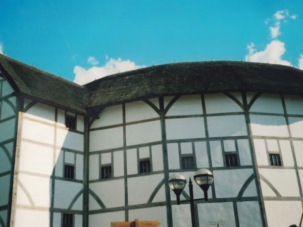 Photo of the Globe Theatre