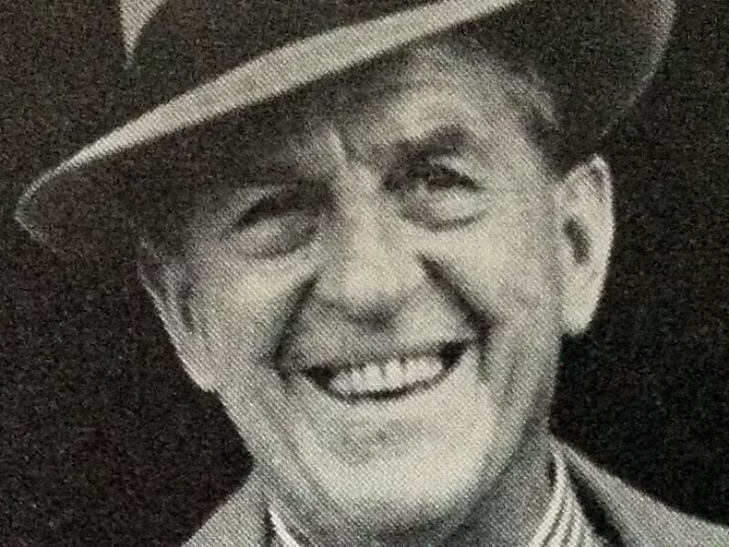 Photo of Stanley Holloway