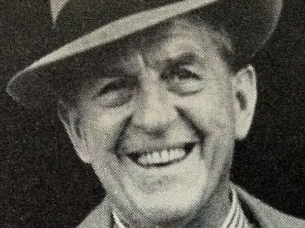 Photo of Stanley Holloway